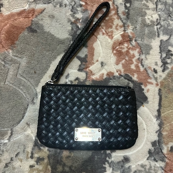 Nine West woven wristlet - Picture 1 of 8